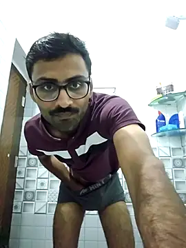 Snapshot of krishna8035 chatting on 09/26/25, 05:28 krishna8035 online show from 09/26/25, 05:28