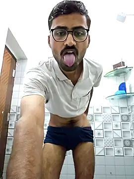 Snapshot of krishna8035 chatting on 09/29/25, 04:28 krishna8035 online show from 09/29/25, 04:28