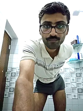 Snapshot of krishna8035 chatting on 10/24/25, 05:20 krishna8035 online show from 10/24/25, 05:20