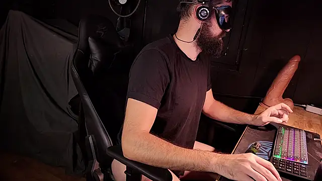 Snapshot of AnalOrgasm_CG chatting on 11/06/25, 11:04 AnalOrgasm CG online show from 11/06/25, 11:04