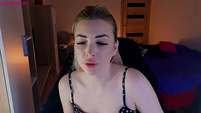 MilanaOmg online show from 05/30/26, 09:34