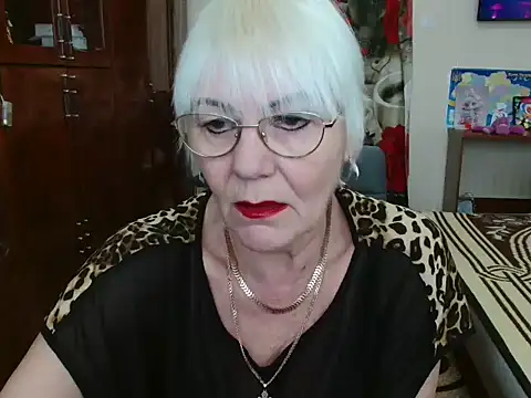 Snapshot of JenaCheim chatting on 12/14/24, 06:24 JenaCheim online show from 12/14/24, 06:24