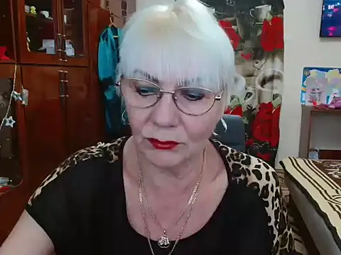 Snapshot of JenaCheim chatting on 12/20/24, 07:01 JenaCheim online show from 12/20/24, 07:01