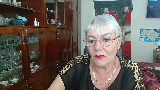 Snapshot of JenaCheim chatting on 10/19/25, 05:52 JenaCheim online show from 10/19/25, 05:52