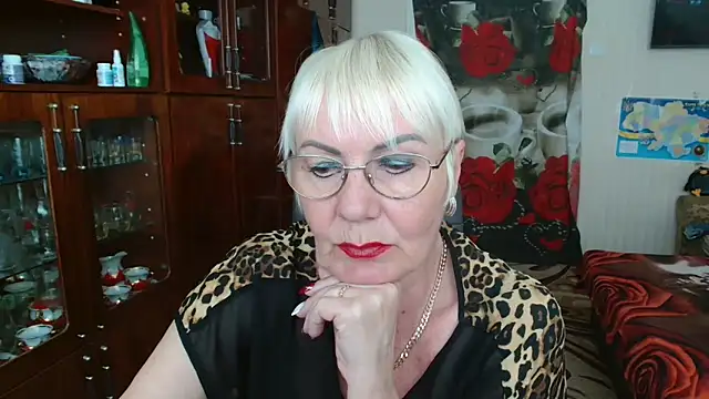 Snapshot of JenaCheim chatting on 05/15/26, 06:42 JenaCheim online show from 05/15/26, 06:42
