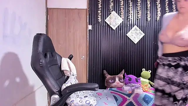 lalanaughty online show from 04/04/26, 09:40