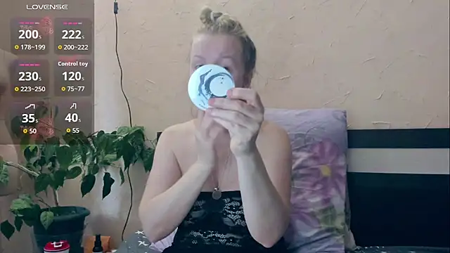 Snapshot of I_AM_MILF chatting on 03/05/26, 07:59 I AM MILF online show from 03/05/26, 07:59