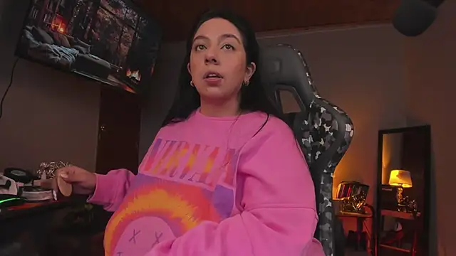 coraline latin online show from 02/21/25, 09:22