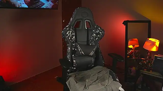 coraline latin online show from 11/04/25, 11:04