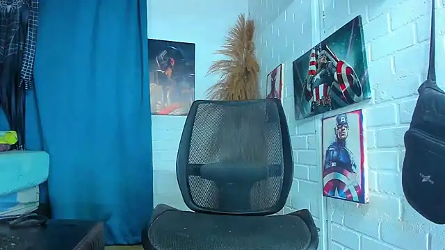 Snapshot of Zack_Grey chatting on 02/04/25, 03:47 Zack Grey online show from 02/04/25, 03:47