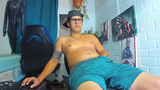 Snapshot of Zack_Grey chatting on 02/21/25, 10:50 Zack Grey online show from 02/21/25, 10:50