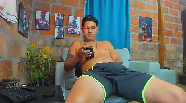 Snapshot of Zack_Grey chatting on 03/10/25, 12:37 Zack Grey online show from 03/10/25, 12:37