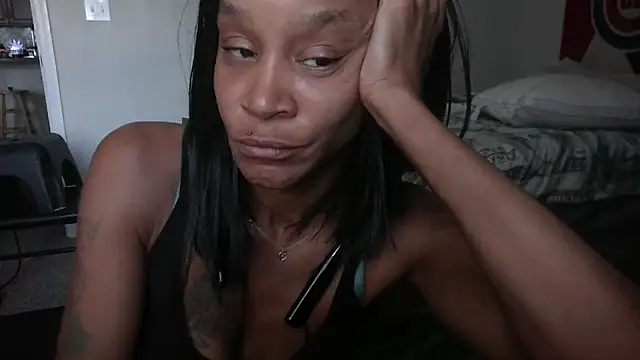 Snapshot of EnticingAaliyah chatting on 07/25/26, 01:41 EnticingAaliyah online show from 07/25/26, 01:41