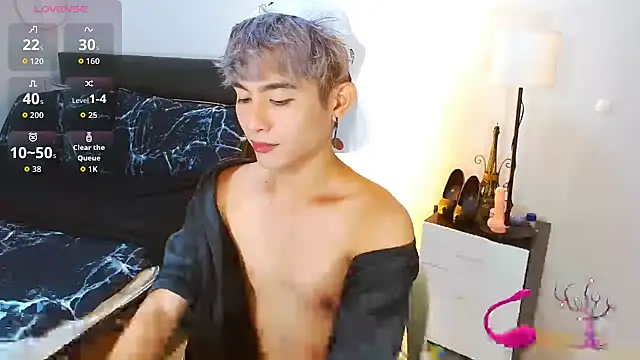 Snapshot of WildestTwink chatting on 04/24/26, 07:05 WildestTwink online show from 04/24/26, 07:05