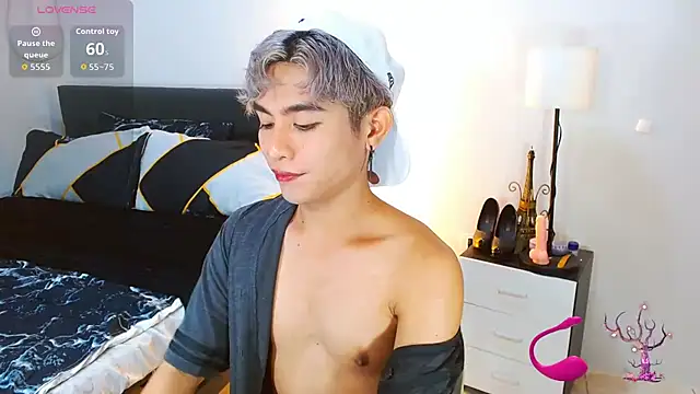 Snapshot of WildestTwink chatting on 04/25/26, 11:02 WildestTwink online show from 04/25/26, 11:02