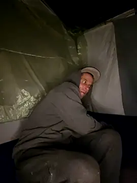 Snapshot of 415cali925 chatting on 09/29/25, 11:59 415cali925 online show from 09/29/25, 11:59