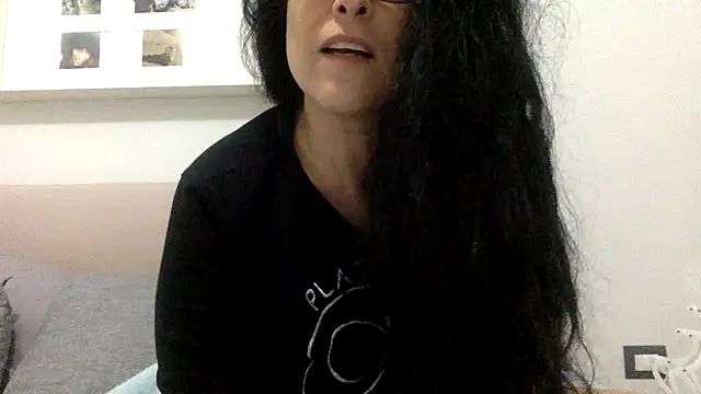 crudeliafrancy online show from 03/09/26, 05:28