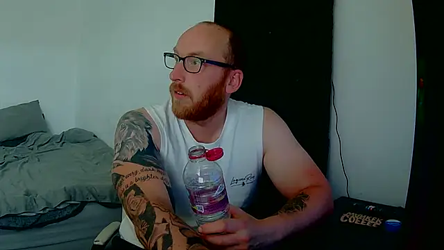 Snapshot of Tilerdadbod chatting on 06/20/26, 05:16 Tilerdadbod online show from 06/20/26, 05:16