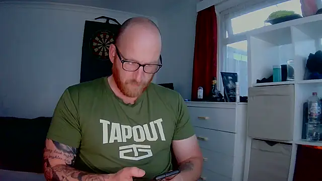 Snapshot of Tilerdadbod chatting on 07/04/26, 08:59 Tilerdadbod online show from 07/04/26, 08:59