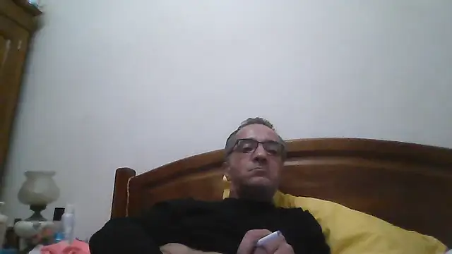 CarlosRocha73 online show from 04/15/26, 10:32