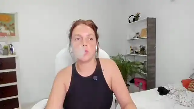 thered QueenX online show from 02/13/25, 12:35