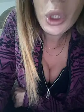 fammefatale1987 online show from 11/24/25, 05:12