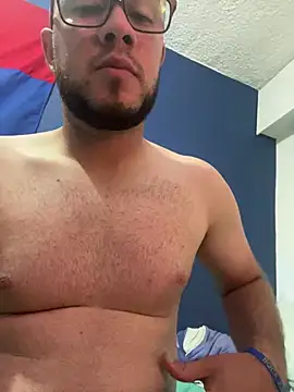 Snapshot of AlejoStrep chatting on 03/05/26, 05:36 AlejoStrep online show from 03/05/26, 05:36