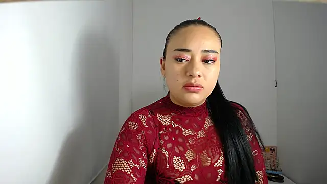 ReyleDoll online show from 12/18/24, 07:41