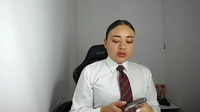 ReyleDoll online show from 12/20/24, 07:39