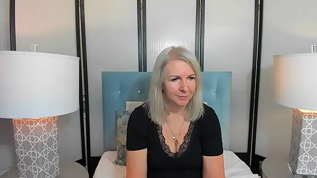 EricaTop online show from 11/01/25, 06:04