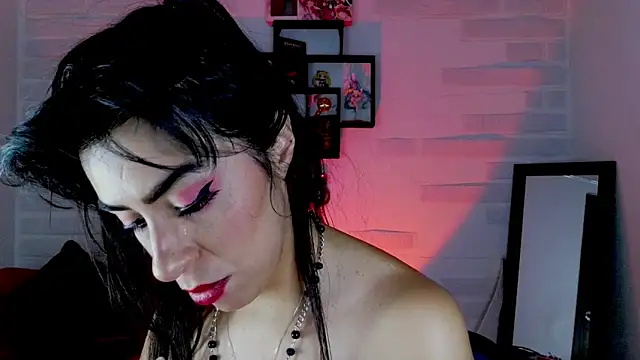 Snapshot of sky_girl1 chatting on 12/23/24, 11:36 sky girl1 online show from 12/23/24, 11:36