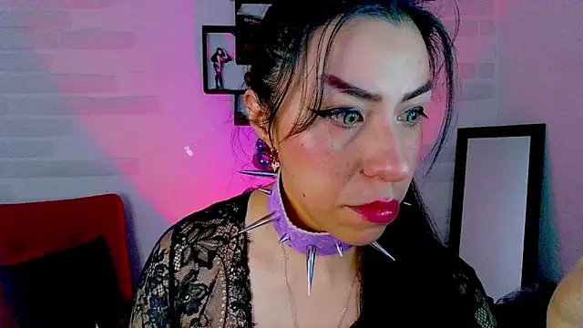 Snapshot of sky_girl1 chatting on 10/17/25, 02:48 sky girl1 online show from 10/17/25, 02:48