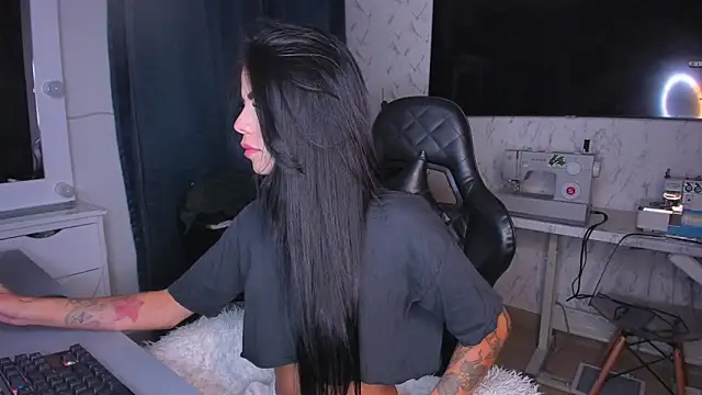 Lisegg  online show from 02/05/25, 04:58