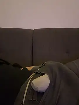 Snapshot of LionBoy1976 chatting on 11/02/25, 05:32 LionBoy1976 online show from 11/02/25, 05:32