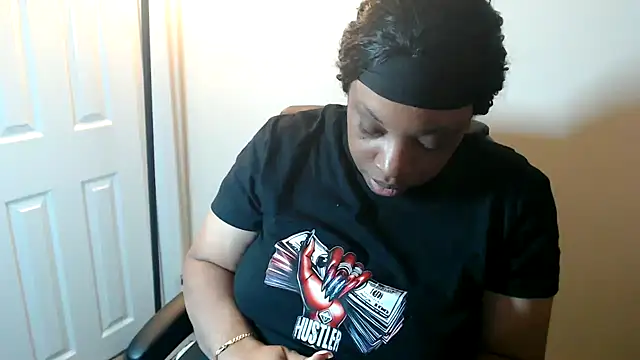 Sexymona1218 online show from 03/20/26, 06:29