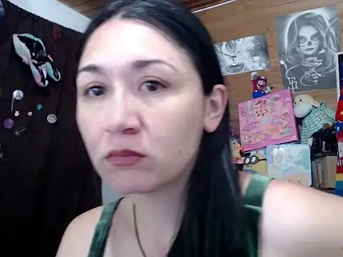 Snapshot of emilymonrroe chatting on 05/14/26, 03:46 emilymonrroe online show from 05/14/26, 03:46