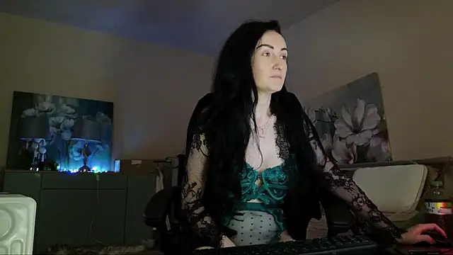 lara heaven online show from 11/10/25, 07:29