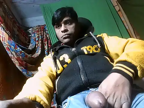 Snapshot of desiboy1101 chatting on 01/12/25, 07:53 desiboy1101 online show from 01/12/25, 07:53