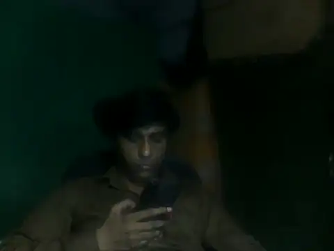 Snapshot of desiboy1101 chatting on 09/23/25, 03:20 desiboy1101 online show from 09/23/25, 03:20