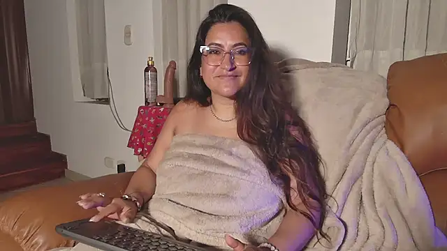 DeesseLuxure online show from 03/07/25, 10:13