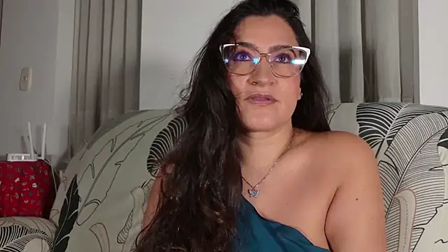 DeesseLuxure online show from 02/17/26, 05:59