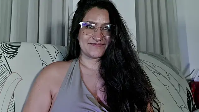 DeesseLuxure online show from 04/12/26, 06:29