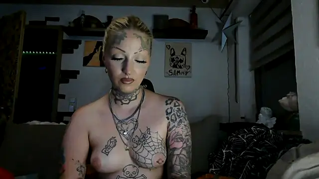 Snapshot of RoxxyInk chatting on 05/30/26, 12:52 RoxxyInk online show from 05/30/26, 12:52