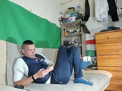 viraglaci18xh online show from 10/21/25, 11:33