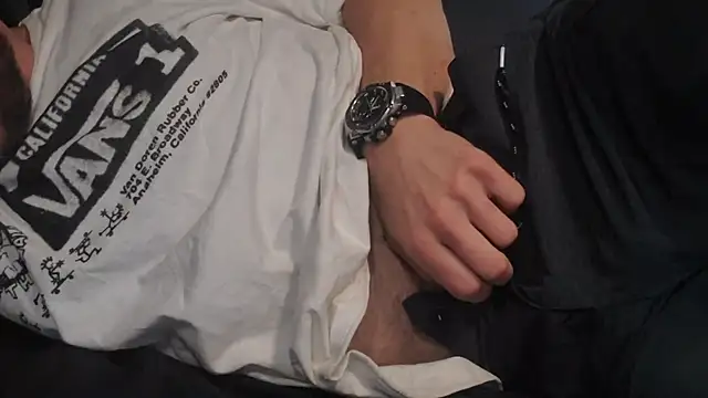 Snapshot of BigBearTrevNM chatting on 12/11/24, 07:57 BigBearTrevNM online show from 12/11/24, 07:57