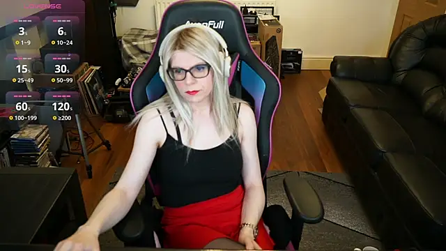 Snapshot of KelseyCobalt chatting on 06/15/26, 08:33 KelseyCobalt online show from 06/15/26, 08:33