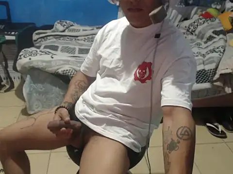 ElliotVqz182 online show from 04/03/26, 12:36