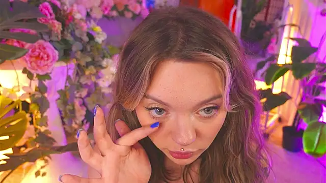 KristaBrooks online show from 11/03/25, 02:18