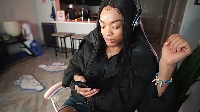 Snapshot of NSFWEros chatting on 12/13/24, 04:54 NSFWEros online show from 12/13/24, 04:54