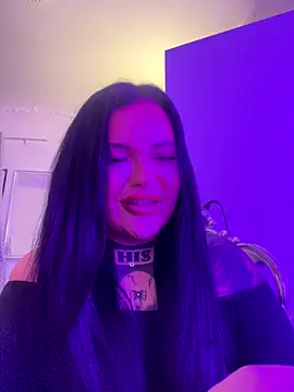  MelinaCurves  online show from 11/15/25, 11:21